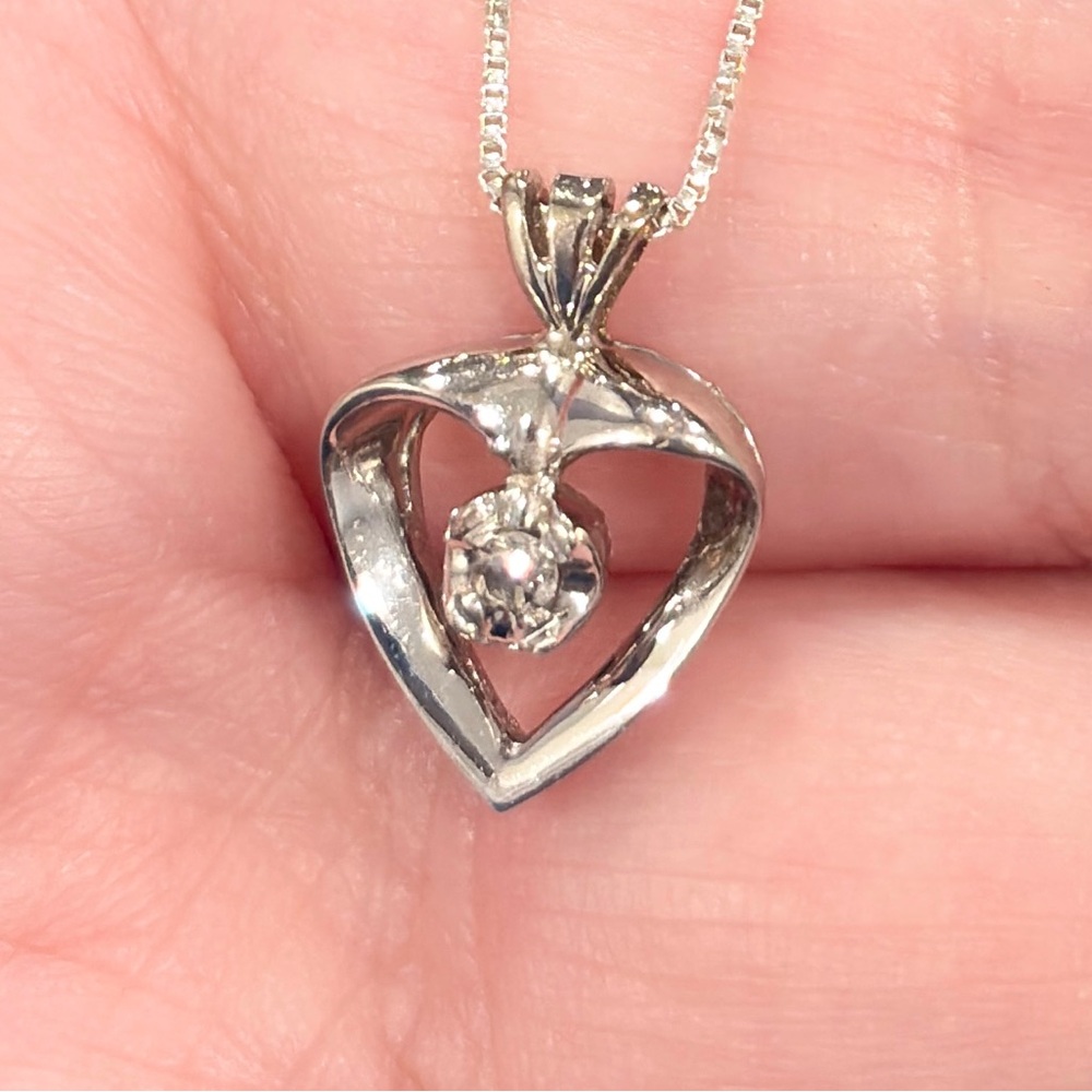 Vintage 14K White Gold Diamond Heart Pendant Necklace: Dainty Illusion Setting
